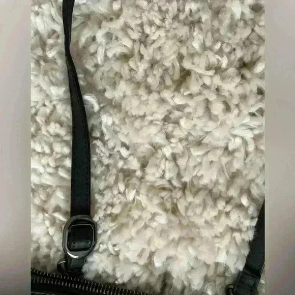 Lo & Sons multi way black leather bag. - Picture 8 of 15